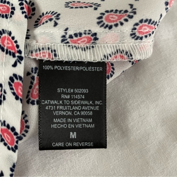 Pleione MEDIUM White Paisley Print Cuffed Cap Sleeve Boxy Top V-Neck pink - Picture 7 of 8